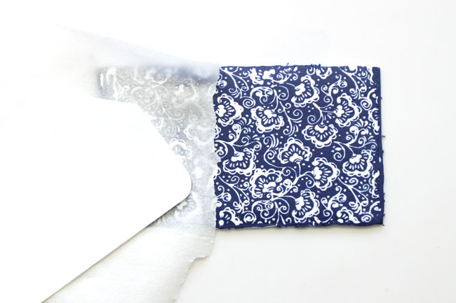 Alise toda la superficie estampada