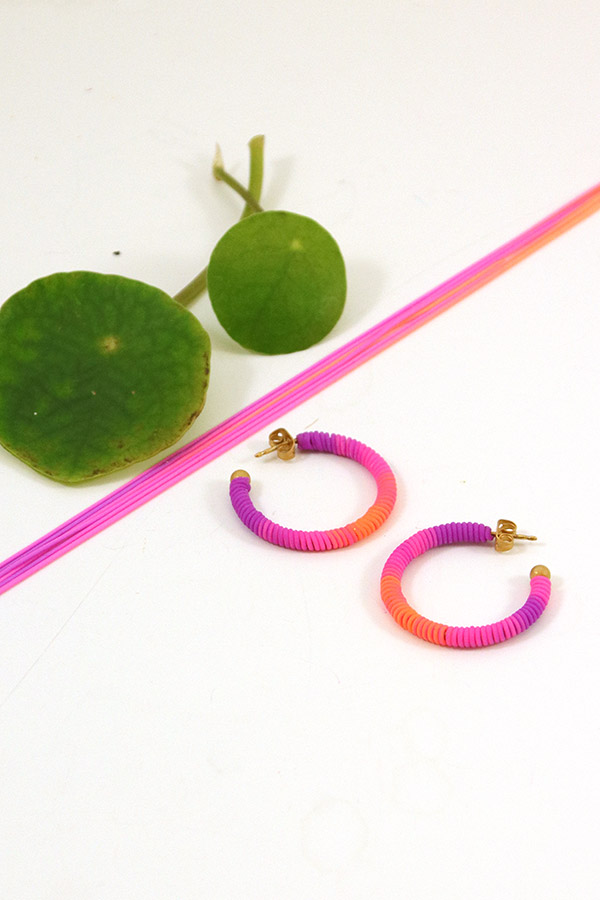 Esquema Pendientes de aro de neón y tinte de neón Fimo