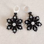 Abalorios de vidrio dos agujeros StormDuo 3x7 mm Opaque White x50