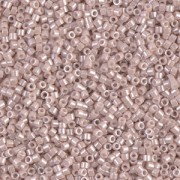 Miyuki Delica 11/0 DB1535-1 - Rosa champán opaco Ceilán x8 g