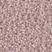Miyuki Delica 11/0 DB1535-1 - Rosa champán opaco Ceilán x8 g