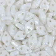 Cuentas de vidrio Czechmates Diamond 2 agujeros 4x6 mm Opaque White Ceramic Look x5g