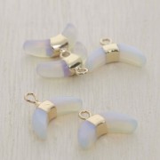 Mini cuerna con piedra sintética imitación gema 12 mm Opal/dorado x1