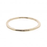 Anillo fino anilla martillada talla 56 Chapado de Oro 3 micras