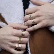 Anillo fino ovalado Virgen talla 50 Chapado de Oro 3 micras