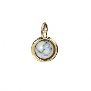 Mini Dije redondo con piedra de imitación Howlite 7 mm dorado