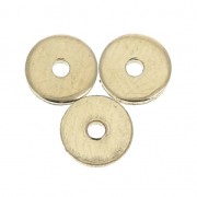 Discos planos con un agujero liso estilo Heishi 5mm de Gold filled x4