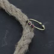 Anillo ajustable 3 engastes para cabuchones fondo plano 3 mm plateado x1