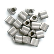 Triángulos Toho 11/0 TG566 - Metallic Frosted Antique Silver x10g|raw }}