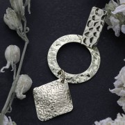 Anilla montaje y tejido martillado de latón 21mm 2 agujeros Rodiado brillante x1