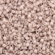 Miyuki Delica 15/0 DBS1495 - Opaque Pink Champagne x5g|raw }}