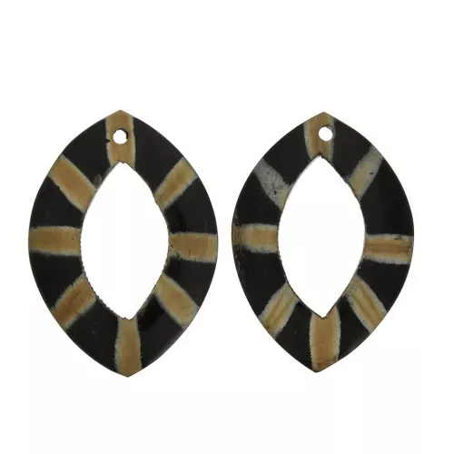 Colgantes étnicos de cuerno - forma rombo a rayas 55x40 mm Negro/ Marrón x2