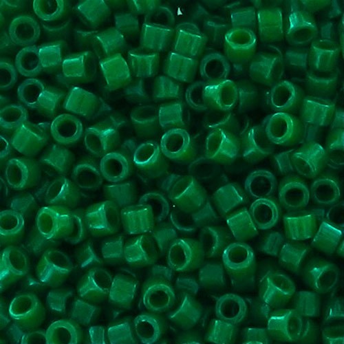 Miyuki Delica 11/0  DB0656 - Dyed Opaque Green paquete de 100g