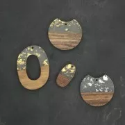 Colgante disco cortado 34x36.5 mm resina imitación de madera Plateados x1