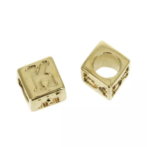 Cuenta letra alfabeto cubo 5 mm con un agujero grande- K - Chapado de Oro 3 micras x1