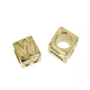 Cuenta letra alfabeto cubo 5 mm con un agujero grande- W - Chapado de Oro 3 micras x1