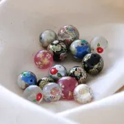 Cuenta Japonesa Tensha de resina - Decal Miyuki 12 mm - Gris - Rojo - Blanc x1