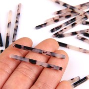 Colgante barra 40x2.5 mm - De Concha De Tortuga- Beige - Negro x1