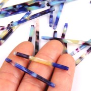 Colgante barra 40x2.5 mm - De Concha De Tortuga- Multi Azul- Amarillo x1