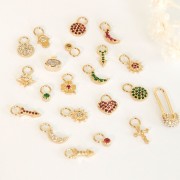 Dije luna con óxido de zirconio 11x5 mm - Crystal - Chapado de Oro 3 micras x1