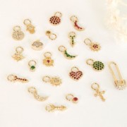 Dije flecha con óxido de zirconio 11x4 mm - Crystal - Chapado de Oro 3 micras x1