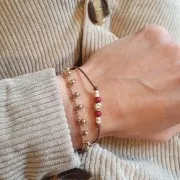 Cuenta letra alfabeto redondo 6 mm - V - Chapado de Oro 3 micras x1