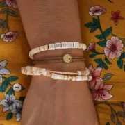 Cuenta arandelas Heishi de nácar teñidas 5 mm Marrón claro x60cm