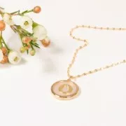 Colgante redondo de nácar 19x17 mm - estampado letra O - Chapado de Oro 3 micras x1