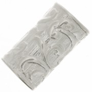 Cuenta de tubo recta trabajada 9x5 mm - Plateado x1