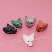 Colgante Cabeza de Lobo 35x25 mm en piedra preciosa- Jade verte x1