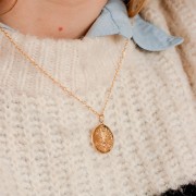 Colgante redondo 20 mm - planeta y estrellas - 3 micras chapado en oro x1