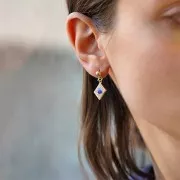 Colgante rectangular con motivo de corazón de  óxido de zirconio en resina epoxi 13x9 mm - Oro - Azul