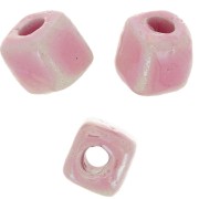 Cuentas de cerámica en forma de cubo de 5 mm - Rosa claro iridiscente x5
