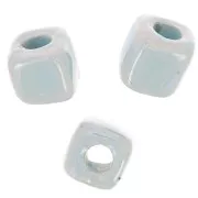 Perlas de cerámica en forma de cubo de 5 mm - Azul claro iridiscente x5