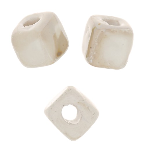 Cuentas de cerámica en forma de cubo de 5 mm - Beige jaspeado iridiscente x5
