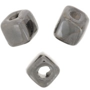 Cuentas de cerámica en forma de cubo de 5 mm - Gris jaspeado iridiscente x5