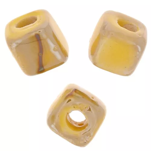 Perlas de cerámica en forma de cubo de 5 mm - Mostaza jaspeado iridiscente x5