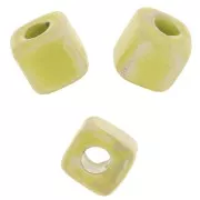 Cuentas de cerámica en forma de cubo de 5 mm - Verde claro jaspeado iridiscente x5