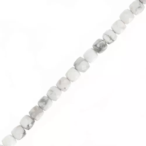 Cuentas de gemas cúbicas facetadas de 4x4 mm - Howlita x10