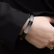 Perlas tubo curvadas y facetadas de resina transparente 37x12 mm - Degradado violeta x6