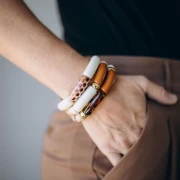 Perlas tubo curvado 35x11 mm en acrílico opaco - Verde agua x6