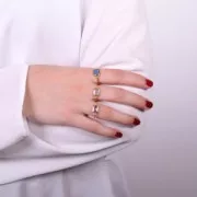 Anillo rectangular Calcedonia azul estilo étnico T.52 - Dorado x1