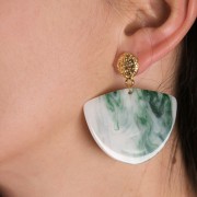 Colgante geométrico de acetato 35x45 mm - Verde oscuro jaspeado - Blanco x1