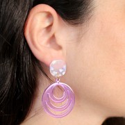 Colgante redondo de acetato calado 30 mm - Violeta terrazo - Blanco nacarado x1