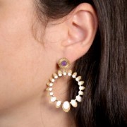 Colgante étnico redondo hueco de 34 mm con resina epoxi - Acero inoxidable dorado 316L - Blanco