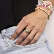 Anillo martillado ajustable T52 a 56 - diseño de corona para cabujón 8x6 mm Oro fino dorado