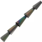 Cuentas facetadas de vidrio en forma de cono - 8x4 mm - Opaque Jet AB x25