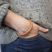 Pulsera acrílico opaco 64 mm - Camel x1