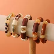 Perlas de tubo curvadas de acrílico opaco 35x11 mm - Marrón x6