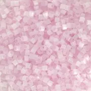 Miyuki Delica 11/0 DB0675 - Satén de seda rosa pálido x8g